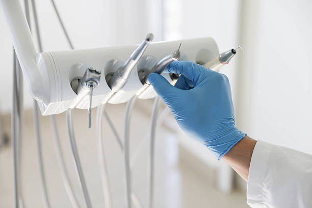Professional Emergency Dentist technician working in Logan, NM